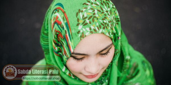 Pembatasan dan Reinterpretasi Peran Perempuan dalam Islam
